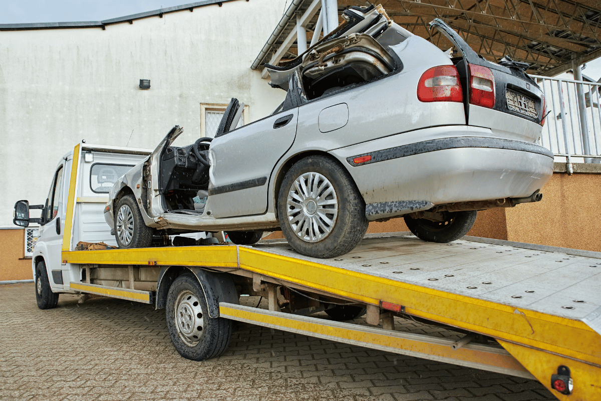 tow damaged truck loading vehicle